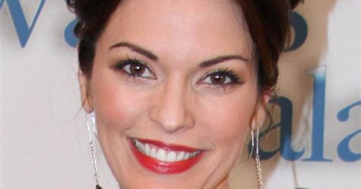 Alana De La Garza Net Worth, Age, Height, Bio, Birthday, Wiki!