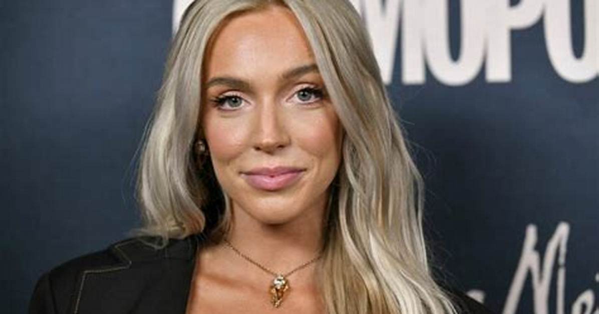 Alex Cooper - Net Worth, Age, Height, Birthday, Bio, Wiki!