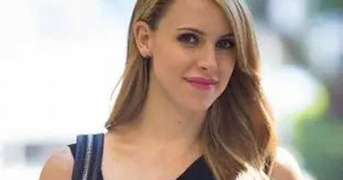 Alexandra De La Mora - Net Worth, Age, Height, Birthday, Bio, Wiki!