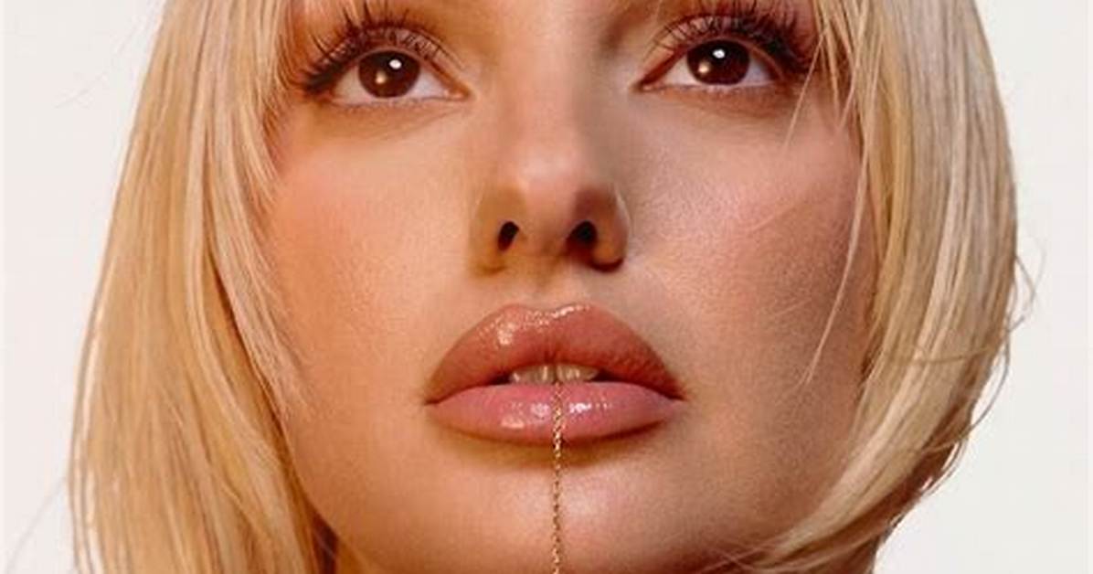 Alexandra Stan Collaborates with Japanese Artist Tomoro on New Single "Casino Lights"