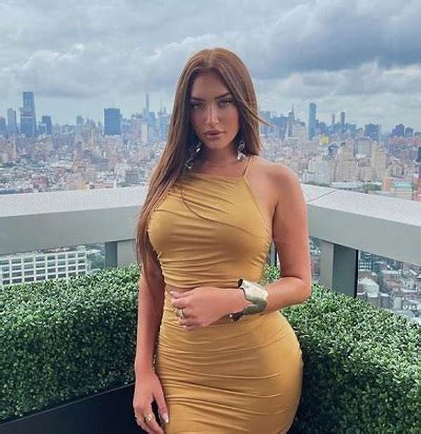 Anastasia Karanikolaou Biography: Boyfriend, Age, Height, Net Worth, Youtube, Siblings
