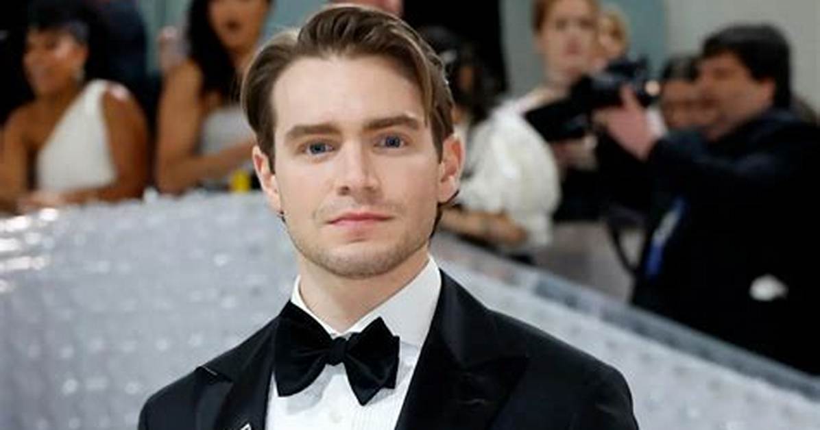 Andrew Burnap Biography: Parents, Age, Height, Net Worth, Instagram, Movies & Tv Shows, Wikipedia