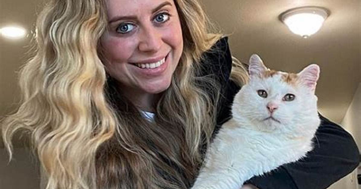 Ashley Youngest Old Cat Lady Net Worth, Age, Height, Bio, Birthday, Wiki!