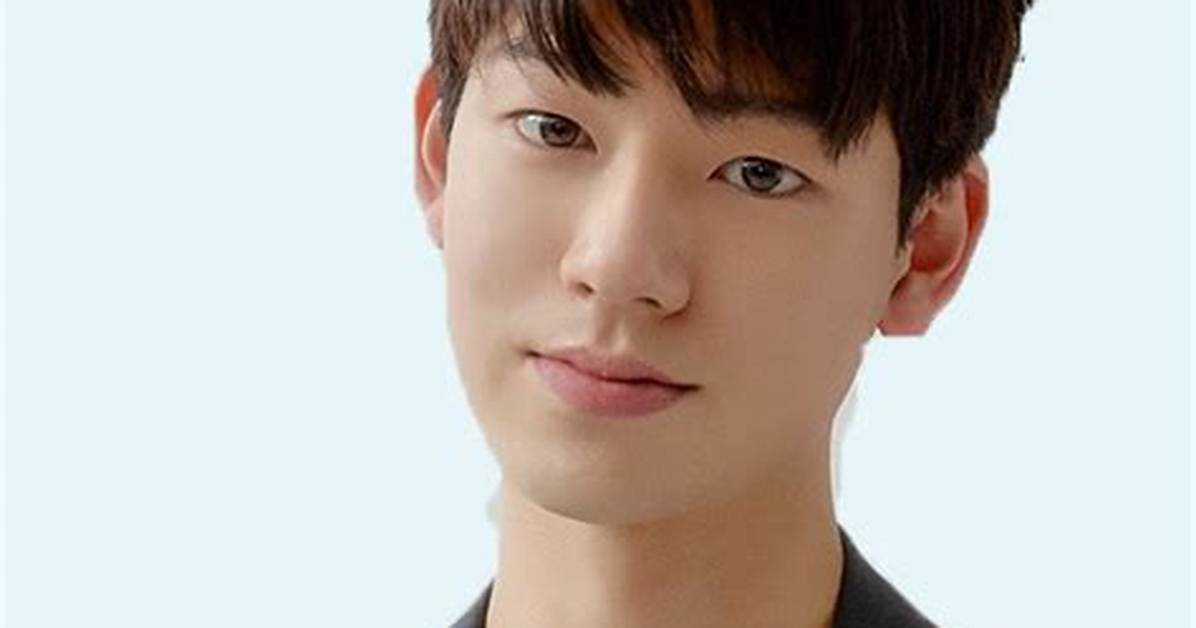 Bae Hyun-Sung- Net Worth, Age, Ethnicity, Girlfriend, Height, Career