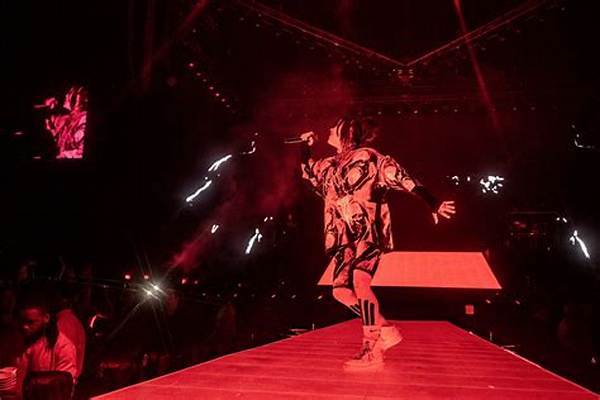 Billie Eilish Announces Her Virtual "Where Do We Go" Tour