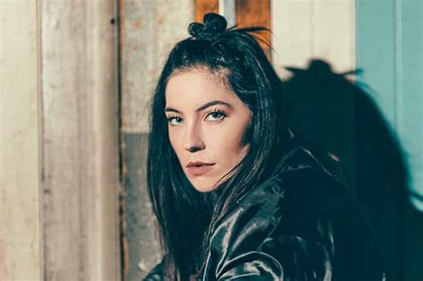 Bishop Briggs Sister: Kate Mclaughlin