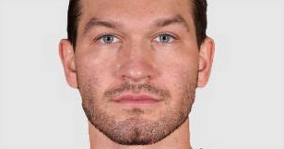 Brett Pesce Dating Status, Parents & Family Life Insight