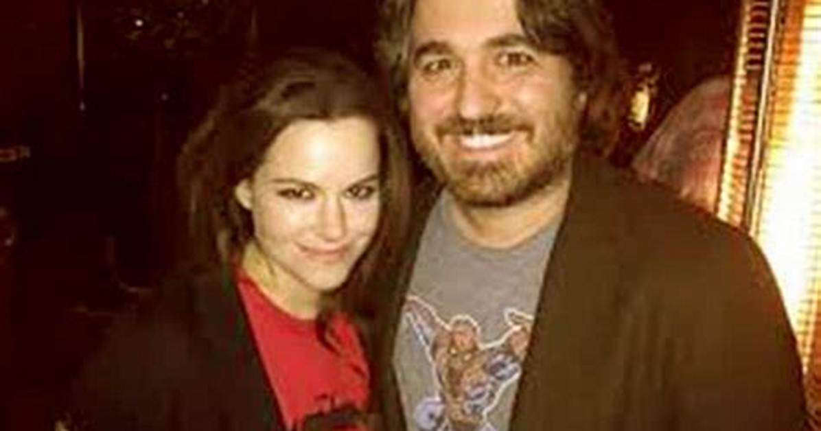 Brian Quinn’s Girlfriend Emily Amick Wiki, Biography, Age, Height, Engaged, Job! !