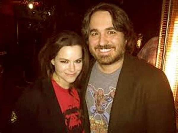 Brian Quinn’s Girlfriend Emily Amick Wiki, Biography, Age, Height, Engaged, Job! !