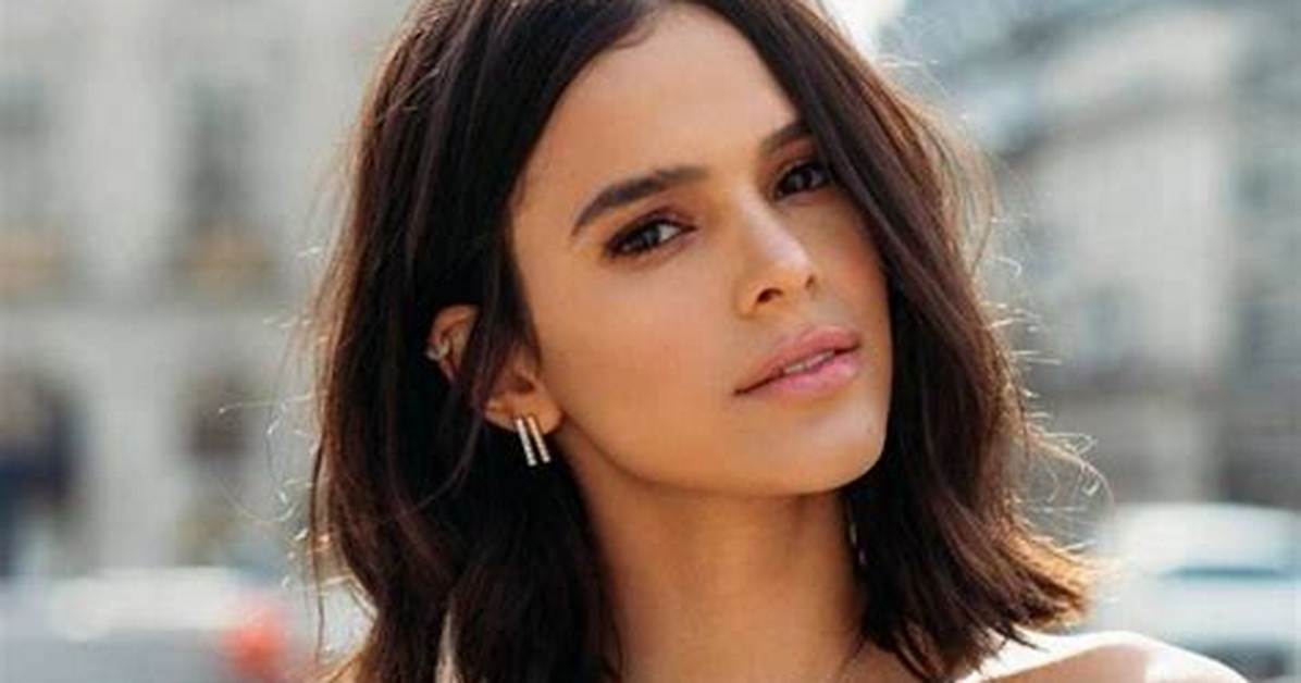 Bruna Marquezine Net Worth, Age, Height, Bio, Birthday, Wiki!