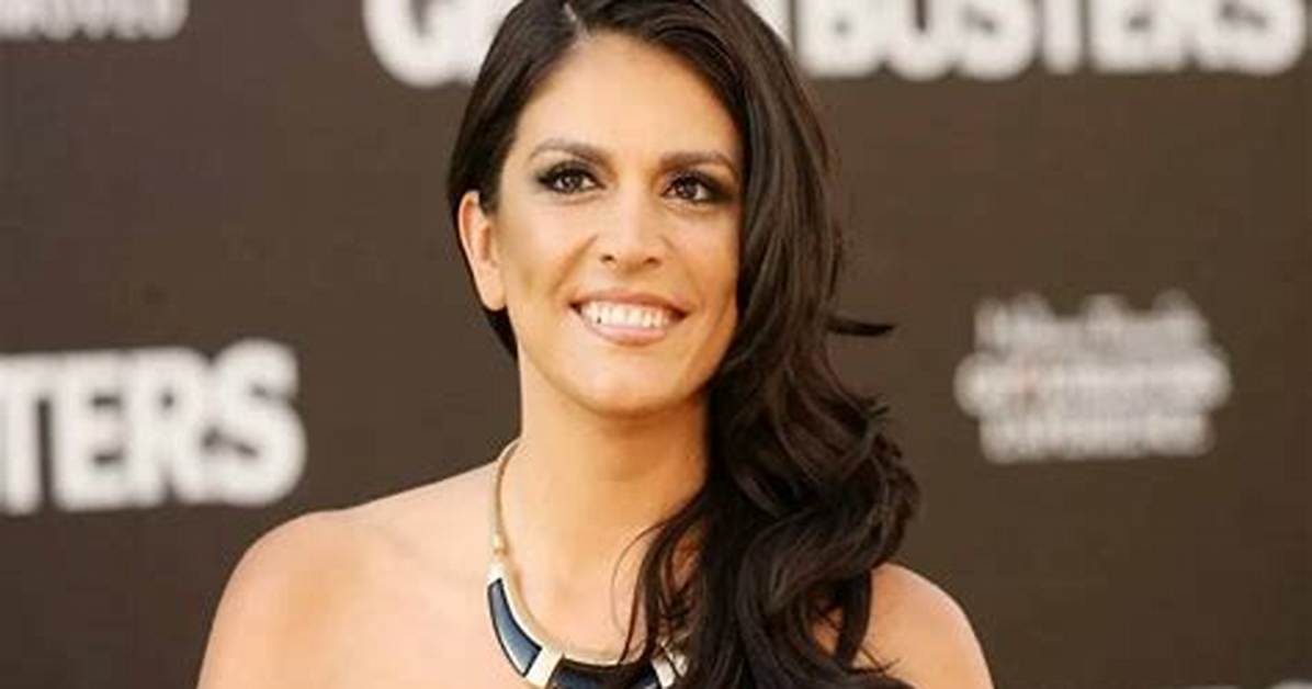 Cecily Strong Net Worth, Age, Height, Bio, Birthday, Wiki!