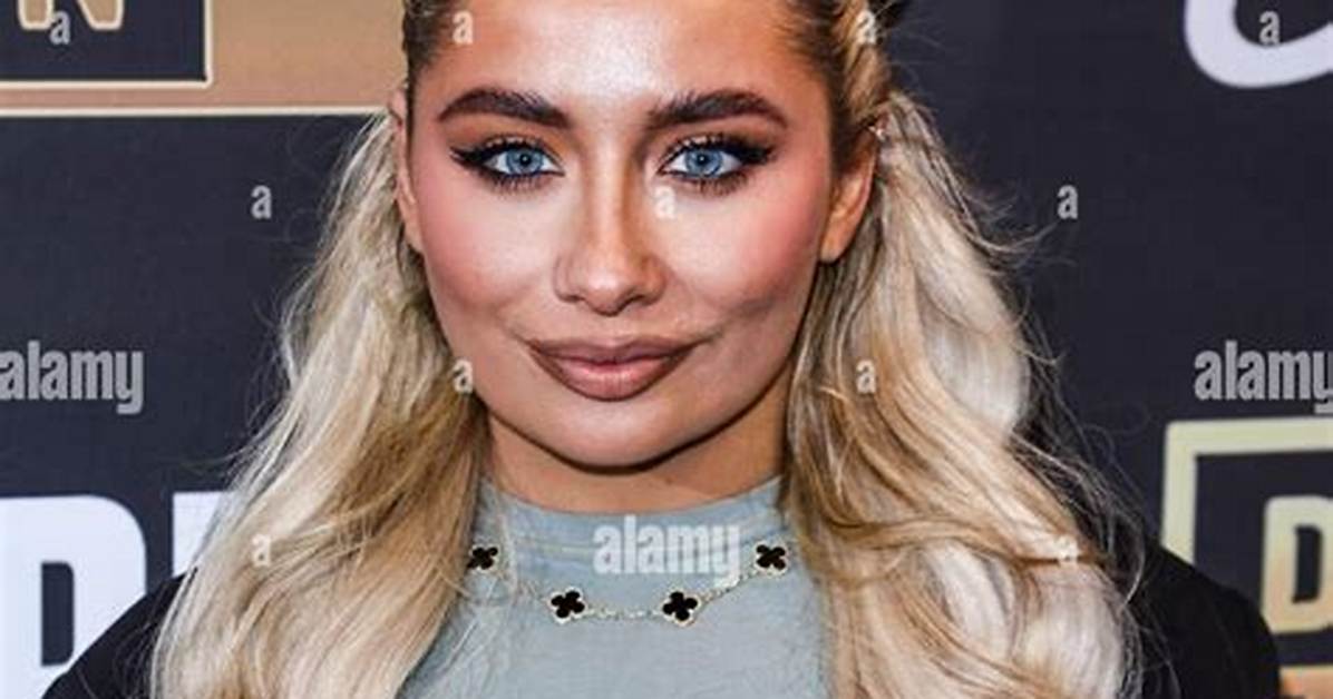 Celebmix Speaks to Ksi and Saffron Barker at Helloworld