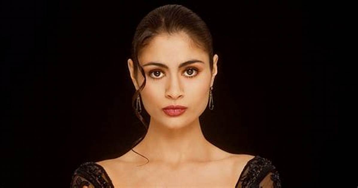 Charlotte Lewis- Wiki, Age, Height, Net Worth, Boyfriend, Ethnicity
