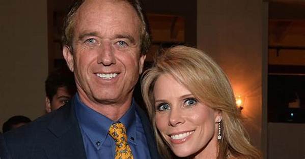 Cheryl Hines and Robert F. Kennedy Jr. Marry in Hyannis Port Wedding (Photos)