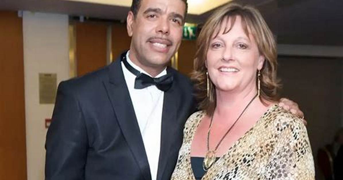 Chris Kamara Wife: Is Chris Kamara Married?