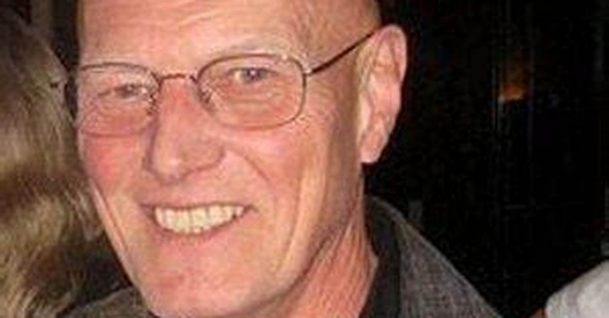Chris Slade - Net Worth, Age, Height, Birthday, Bio, Wiki!
