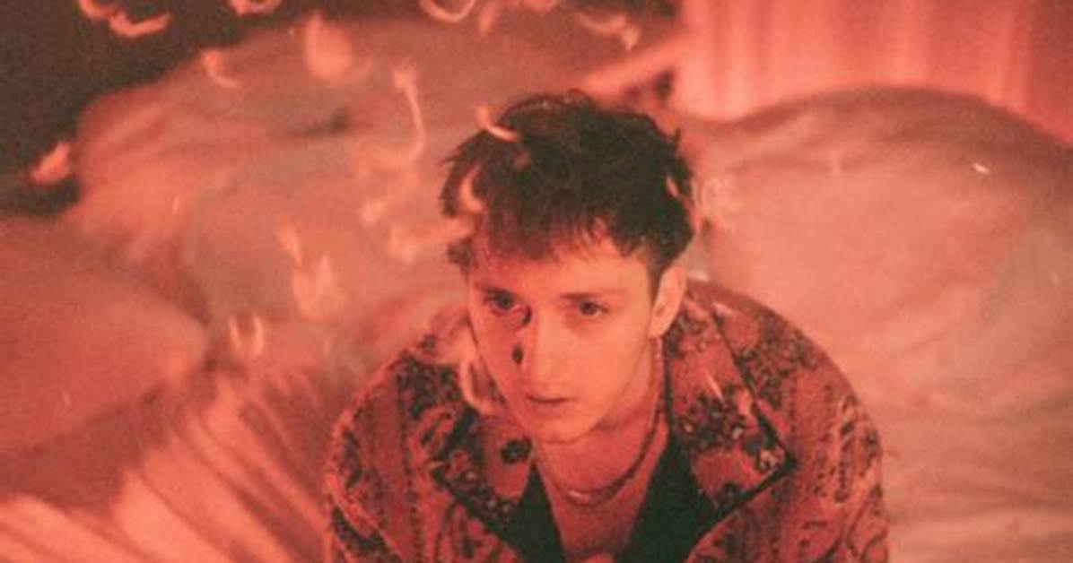 Clide Releases Delicious Emo-Pop Song – “Hotel Room”