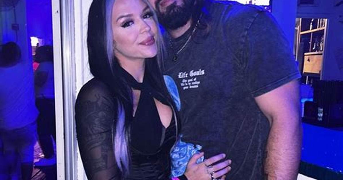 Cora Hoaglin’s Boyfriend: Who Is Cora Hoaglin Dating?