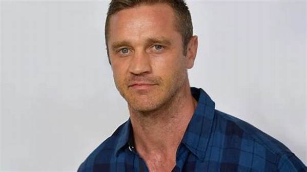 Devon Sawa Net Worth, Age, Height, Bio, Birthday, Wiki!