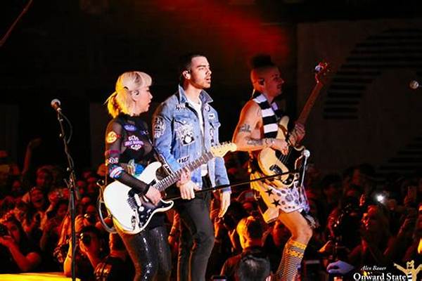Dnce Give a Surprise Performance at Penn State Thon 2017