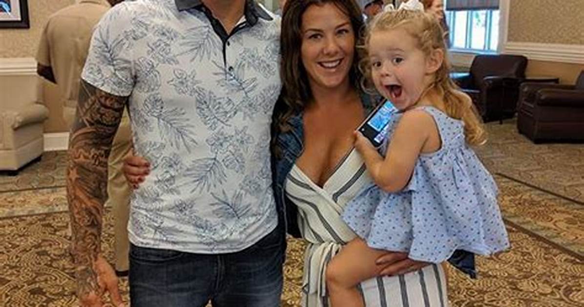 Dustin Poirier Net Worth, Age, Bio, Wife, Ranking, Children, Parents