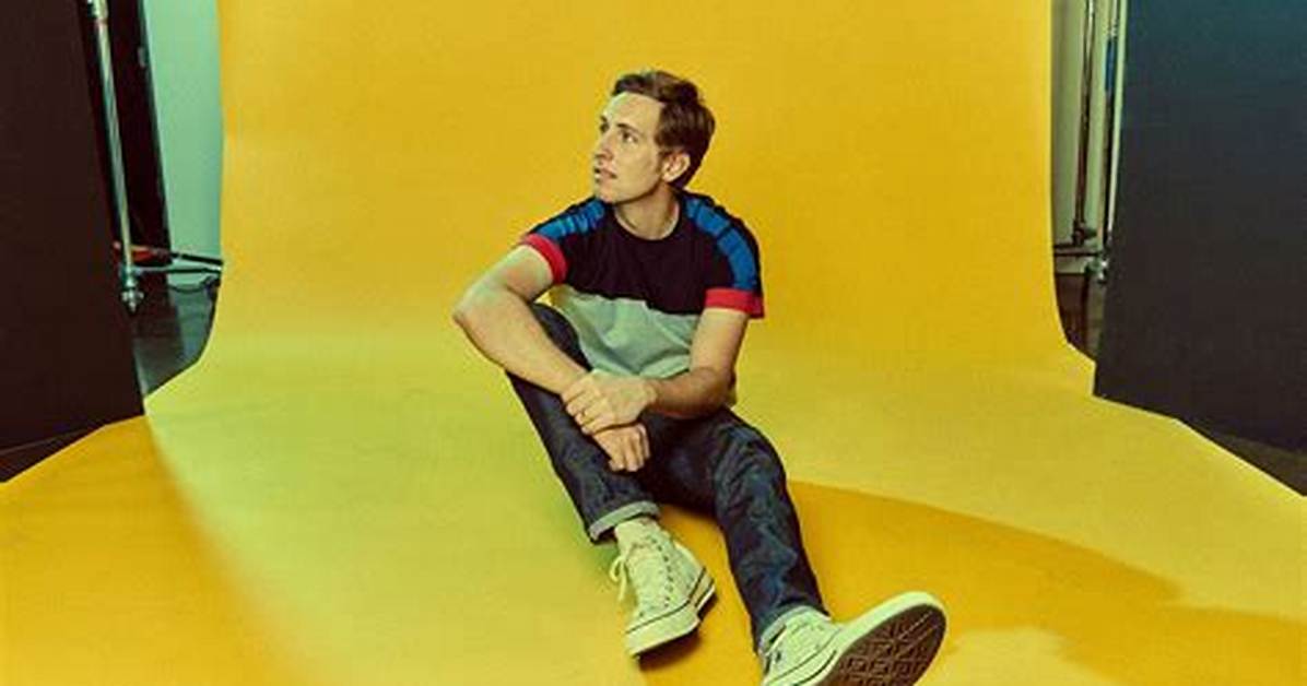 Exclusive: Premiere of Mike Watson's New Single 'Lying for Love'