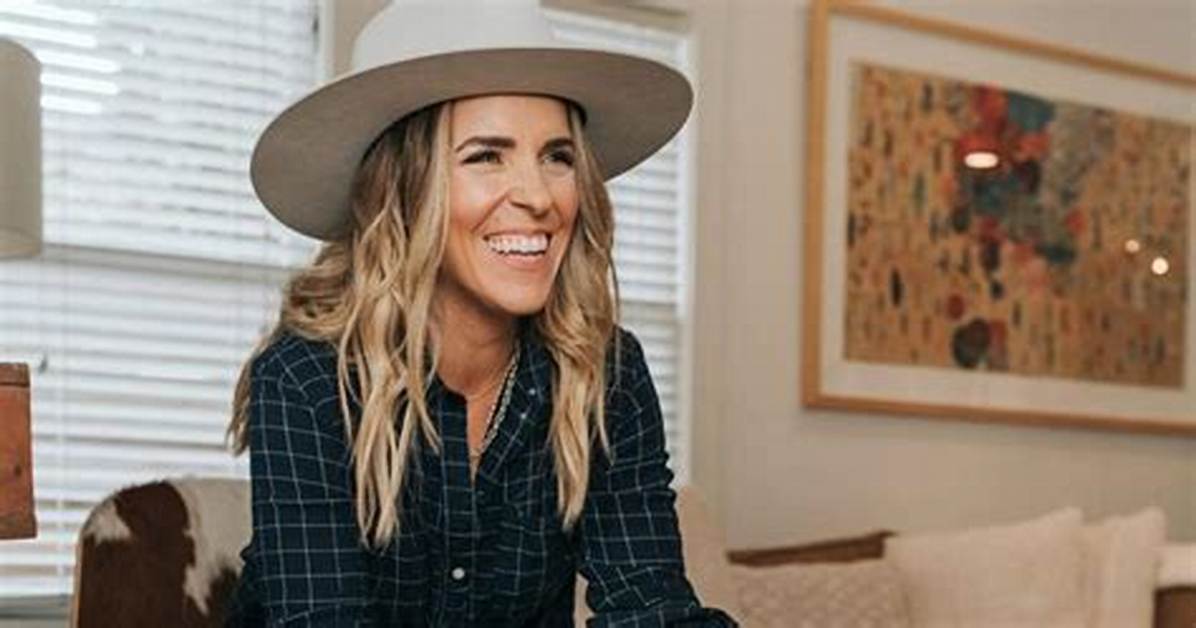 Fame | Rachel Hollis Net Worth and Salary Income Estimation Jan, 2024