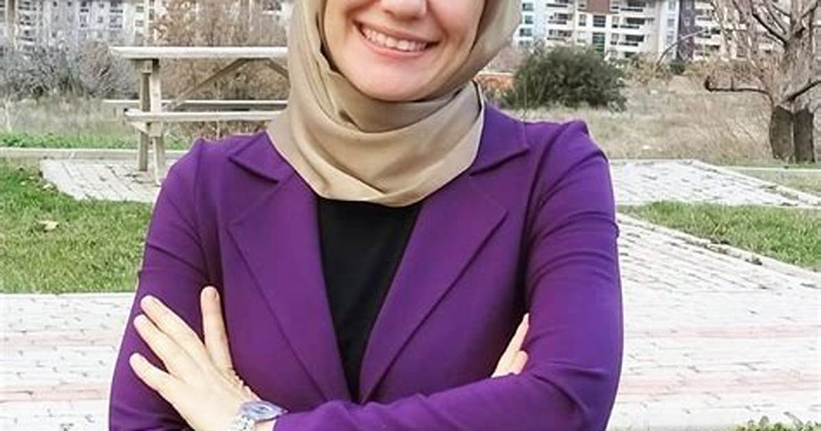 Fame Zehra G%C3%Bcne%C5%9F Net Worth and Salary 1200. Jpg