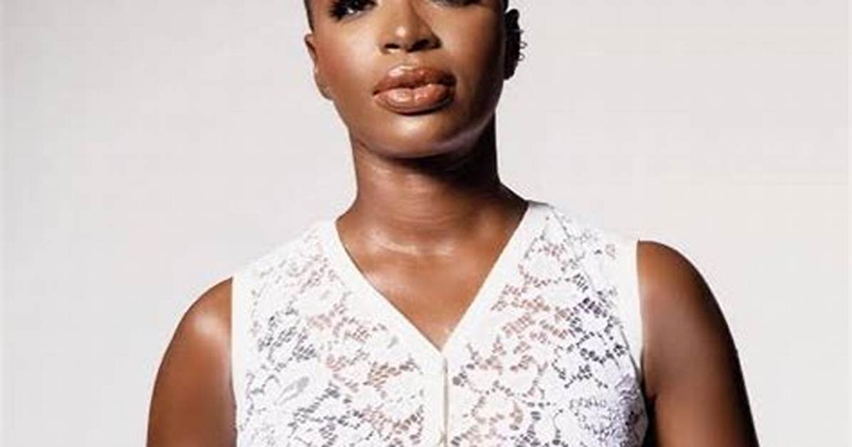 Folake Olowofoyeku Biography: Age, Net Worth, Husband, Married, Pictures, Instagram, Movies, Songs, Siblings