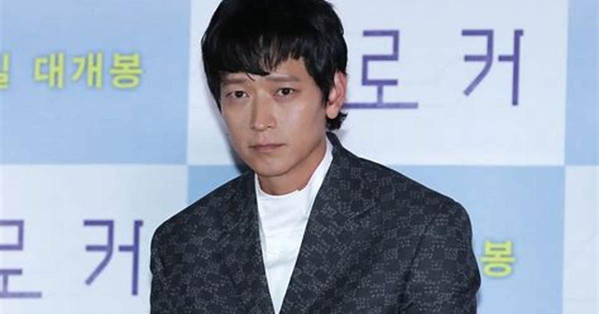 Get to Know Gang Dong-Won: Biography, Age, Career, Net Worth, Height, Relationship & More