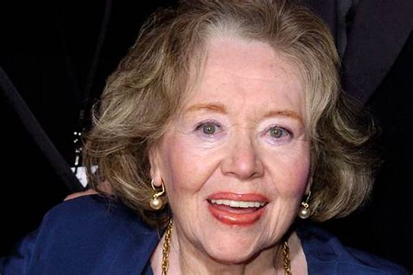 Glynis Johns Bio, Parents, Wife, Children, Siblings, Net Worth