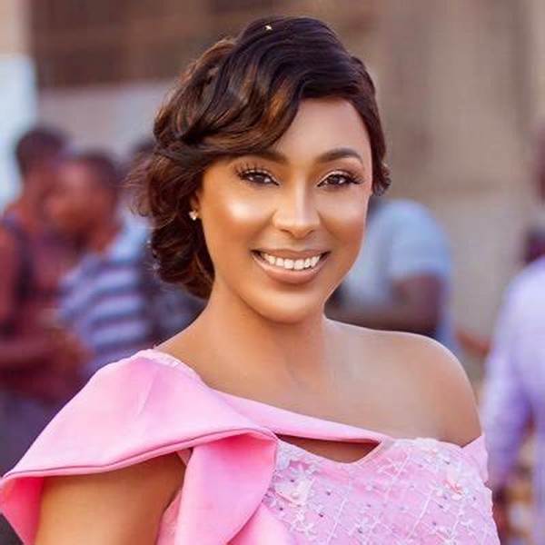 God When – Nikki Samonas Cries out for Her A$$ as It’s a No Show for Her