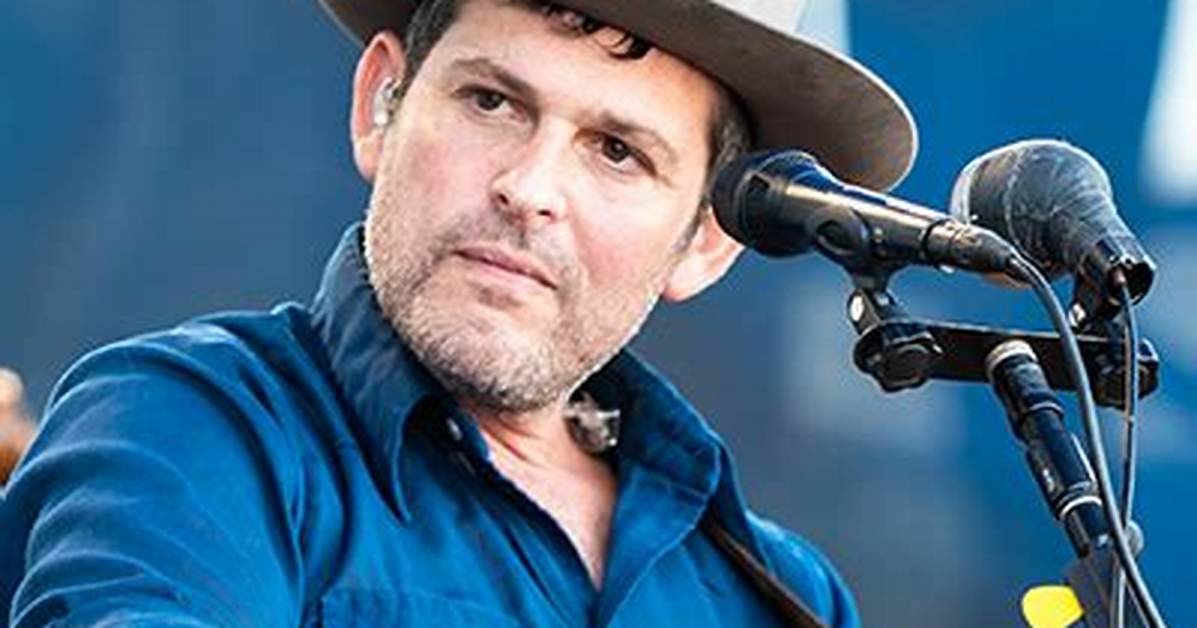 Gregory Alan Isakov Net Worth, Age, Height, Bio, Birthday, Wiki!