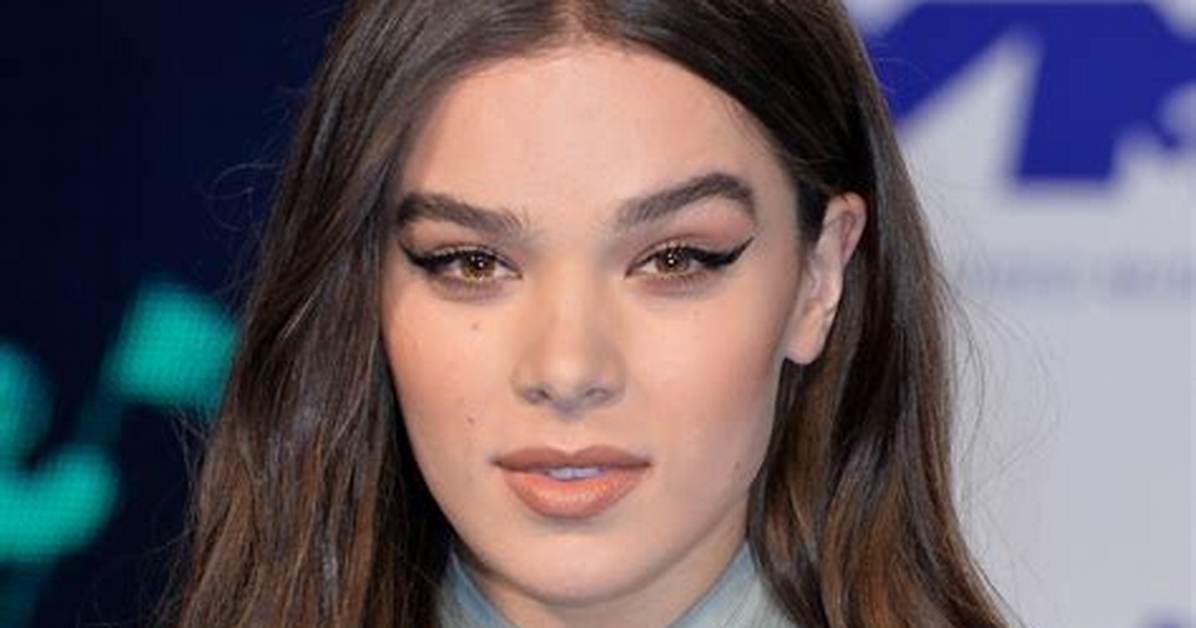 Hailee Steinfeld Net Worth: How Much Is Hailee Steinfeld?