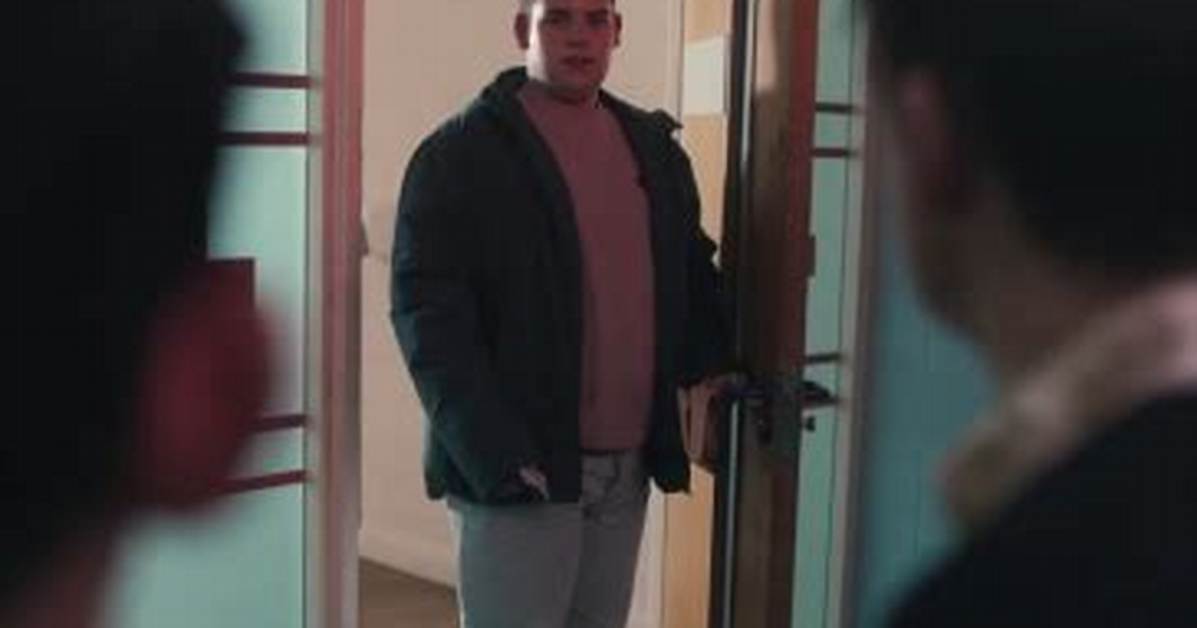 Heartstopper: Outpour of Love as Isaac Asexuality Confirmed by Alice Oseman