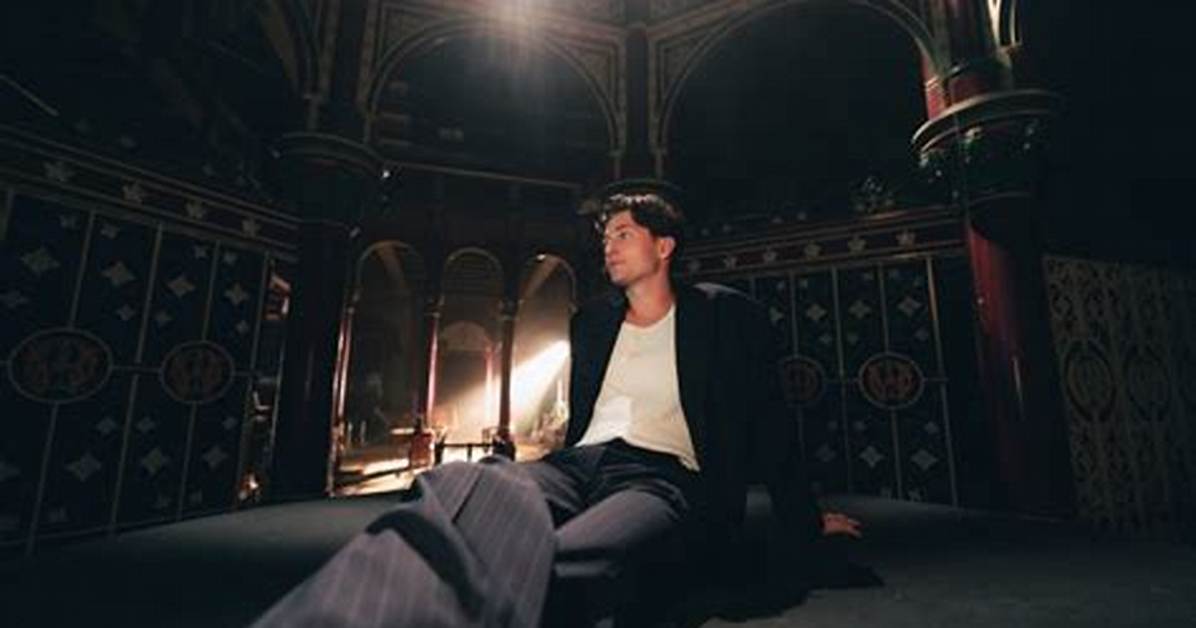 Henry Moodie Battles Inner Turmoil on Anthemic New Single 'Fight or Flight'