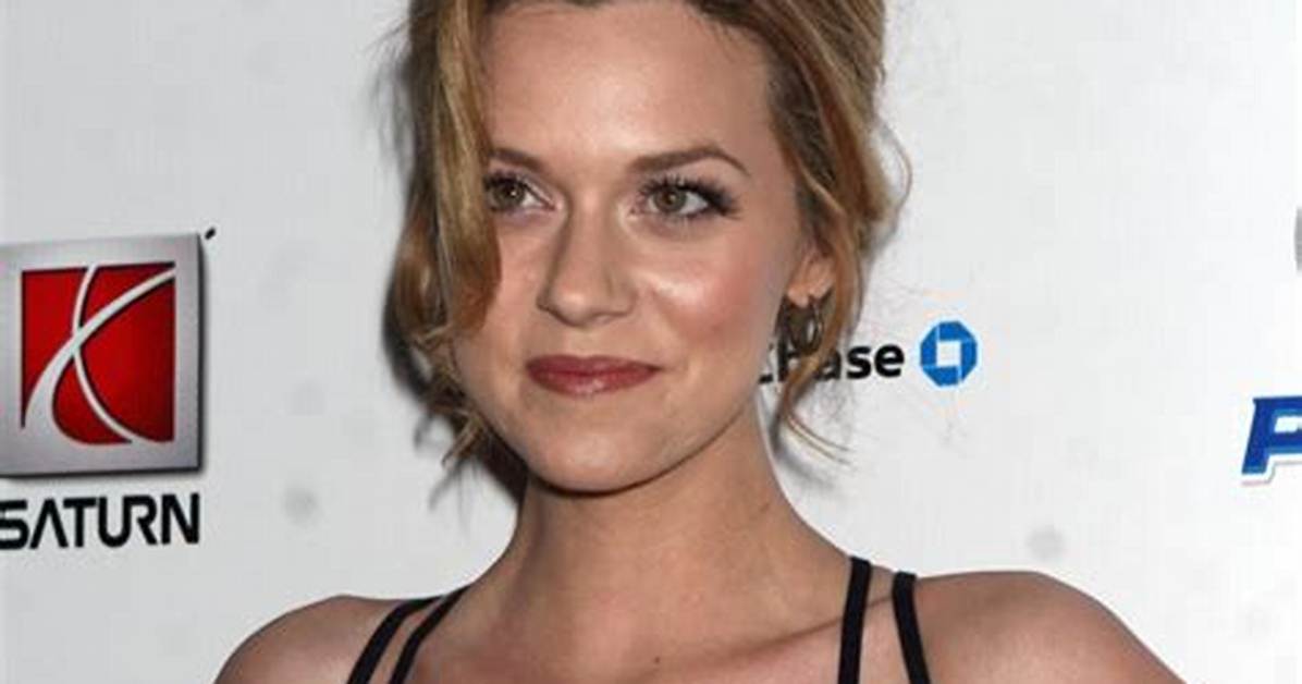 Hilarie Burton - Celebrity