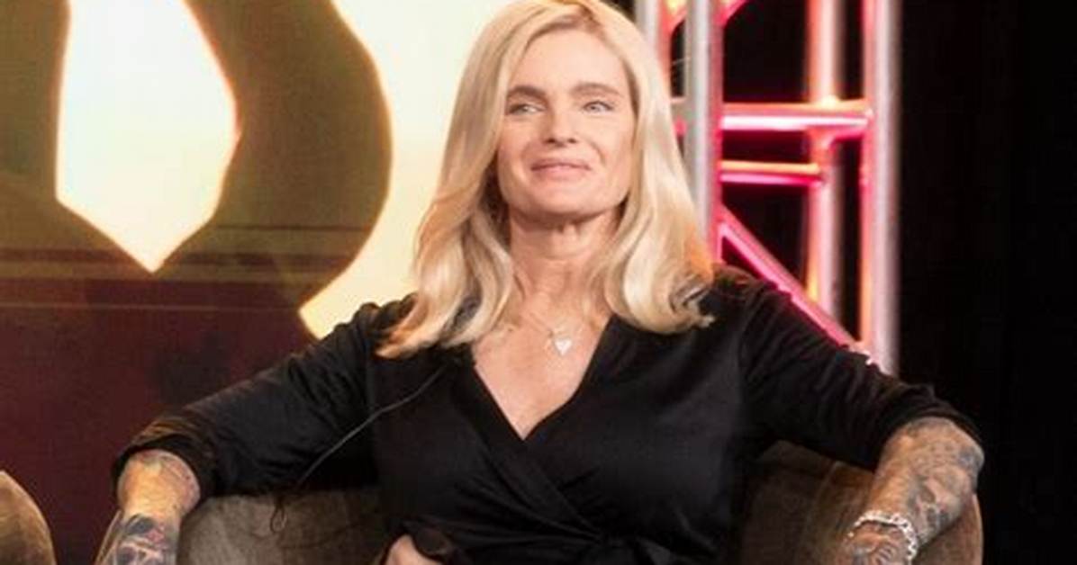 How Rich Is Erika Eleniak: What Is His Net Worth