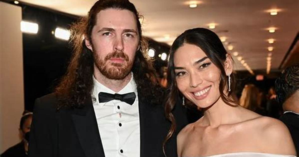 Hozier Age, Height, Bio, Parents, Girlfriend, Net Worth