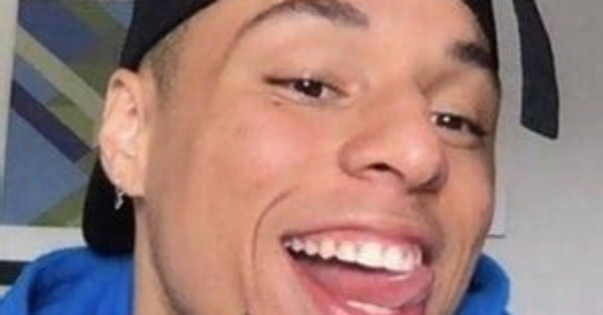 Inside the Life of Famous Youtuber Larray: Biography, Net. .. .