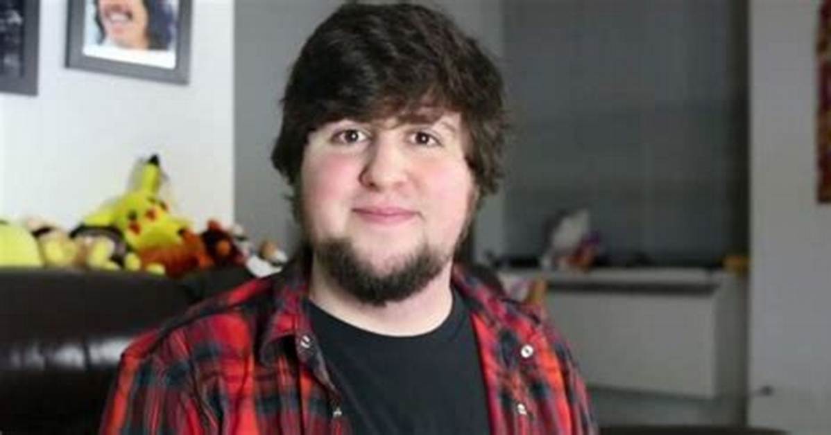 Inside the Life of Popular Youtuber Jontron: Biography, Net Worth & More