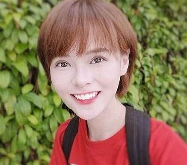 Jayley Woo Bio, Age, Height, Career, Husband, Children, Net Worth