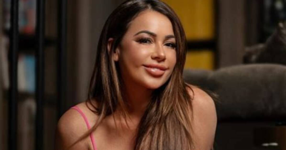 Jenni Navarrete - Net Worth, Age, Height, Birthday, Bio, Wiki!