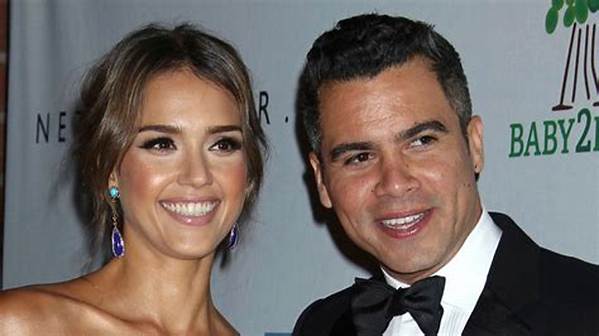 Jessica Alba and Cash Warren Kissing on New Year's (1/1/2007)