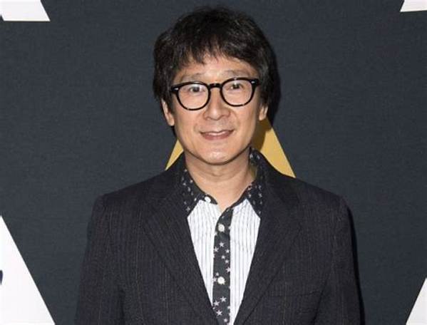 Jonathan Ke Quan Wife, Family, Net Worth, Wiki, Bio