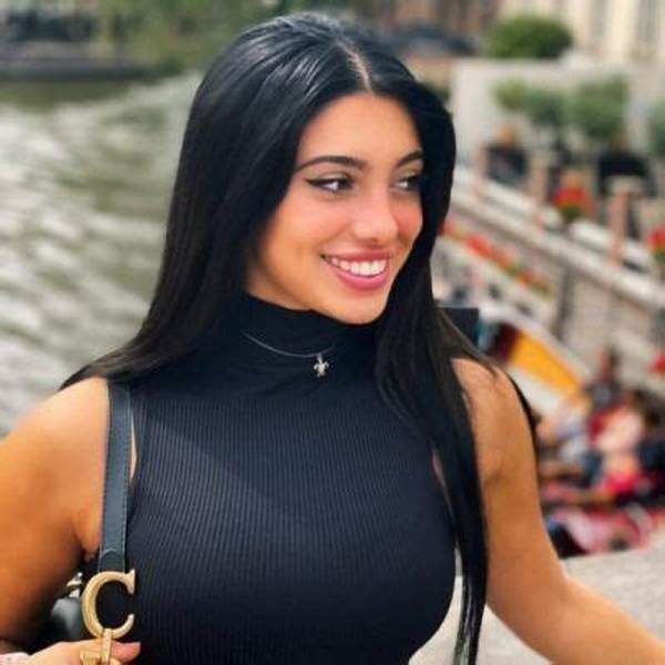 Julia Bayonetta- Net Worth, Bio, Age, Dating, Height, Career