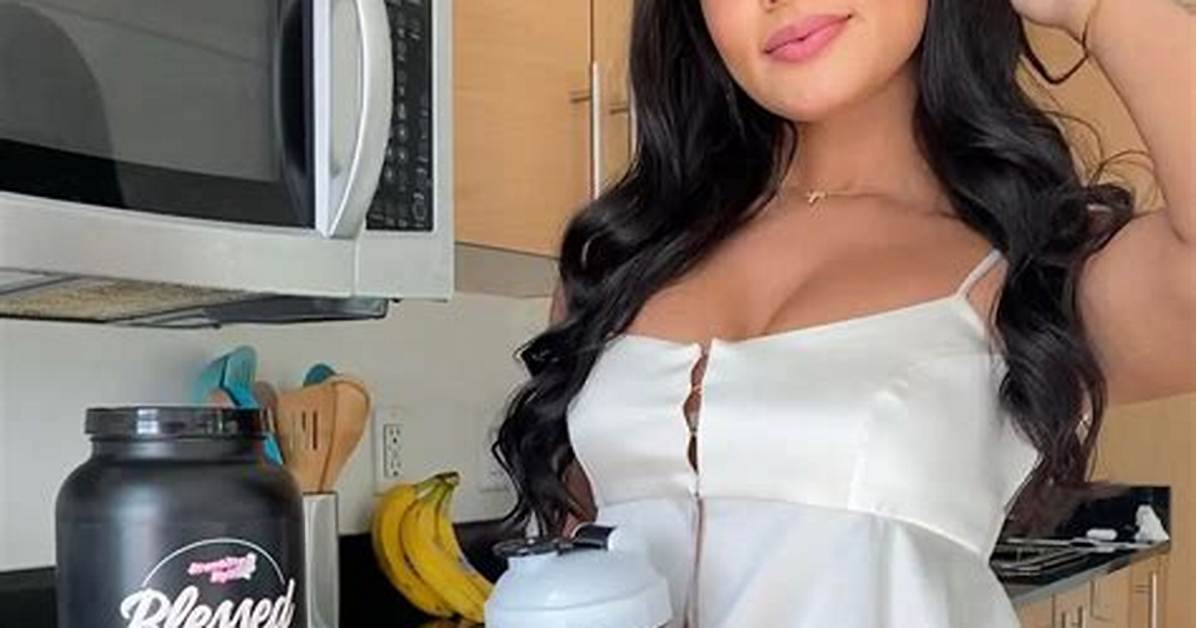 Katya Elise Henry Bio, Age, Height, Weight, Family Life of the Instagram Star