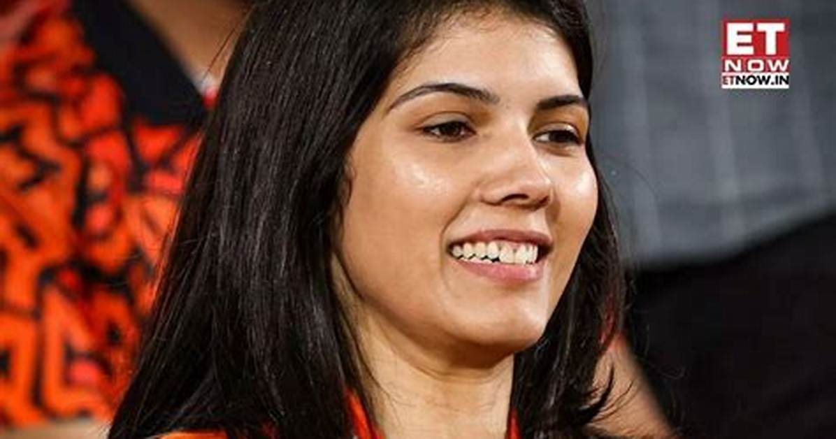 Kavya Maran- Net Worth, Age, Ethnicity, Boyfriend, Height, Wiki