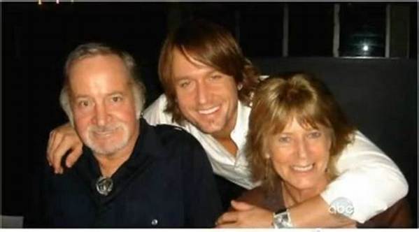 Keith Urban Parents: Marienne and Robert Urban