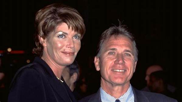 Kelly Mcgillis and Her Third Husband Melanie Leis Had a Troubled Relationship
